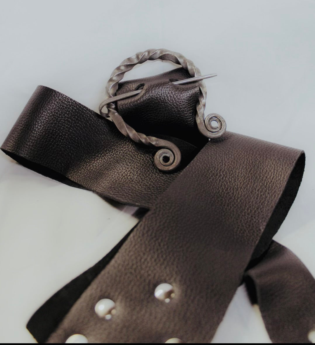 Claymore Genuine Leather Backstrap – Long Blade Carry Accessory